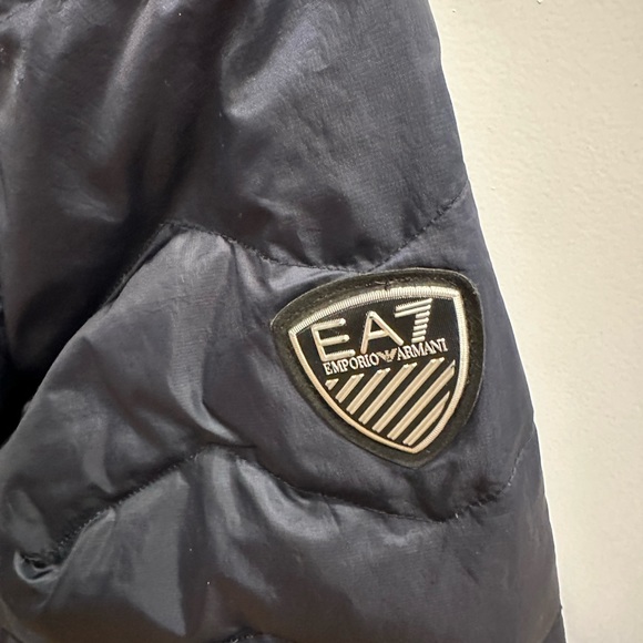 Emporio Armani zigzag navy puffer jacket size m medium men’s preowned - Picture 3 of 5